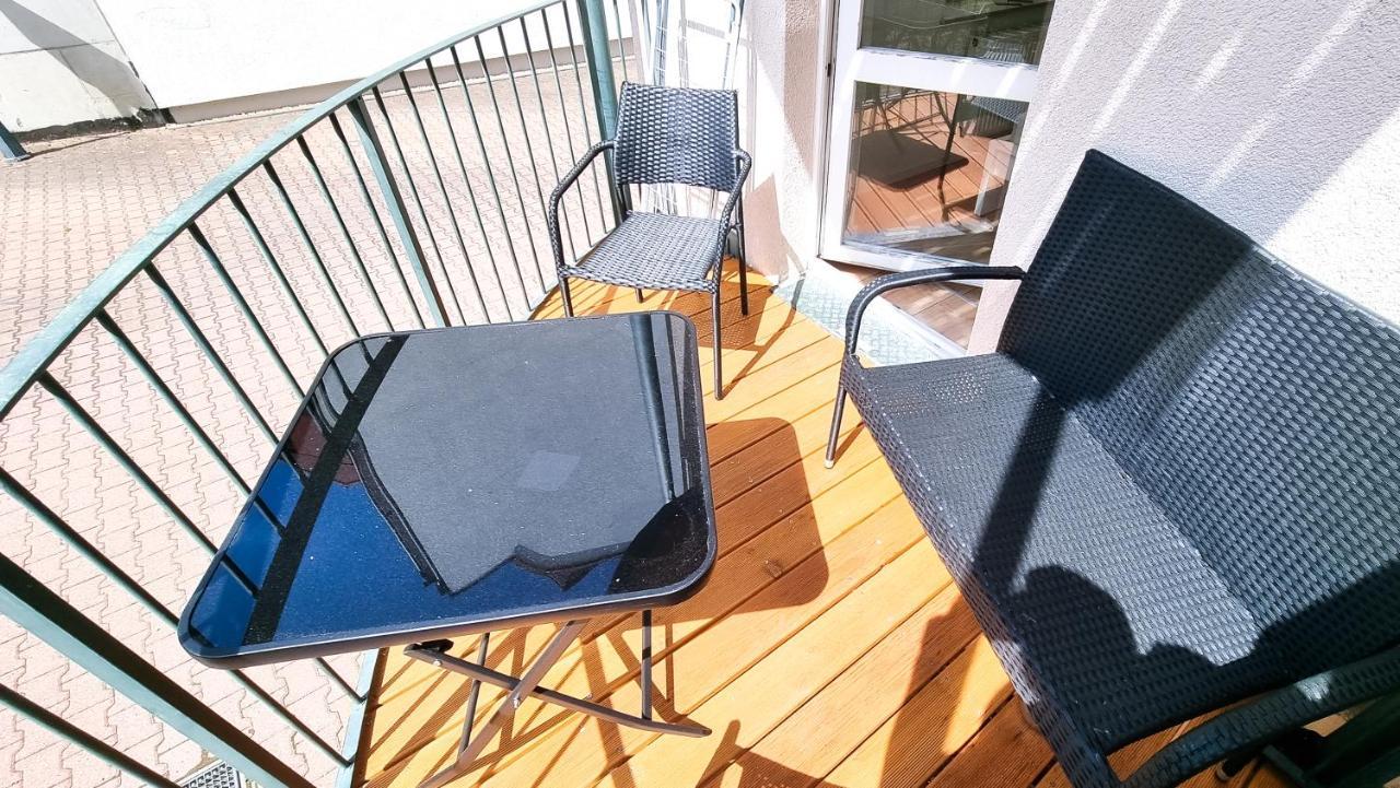 Malerische Maisonettewohnung Mit Zwei Balkonen Плауен Екстериор снимка